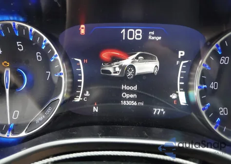 2017 Chrysler Pacifica Touring-L Plus z USA, uszkodzony, nr VIN 2C4RC1EG9HR525893